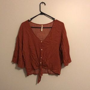 CUTE RUST COLORED POKE DOT CROP TOP BLOUSE